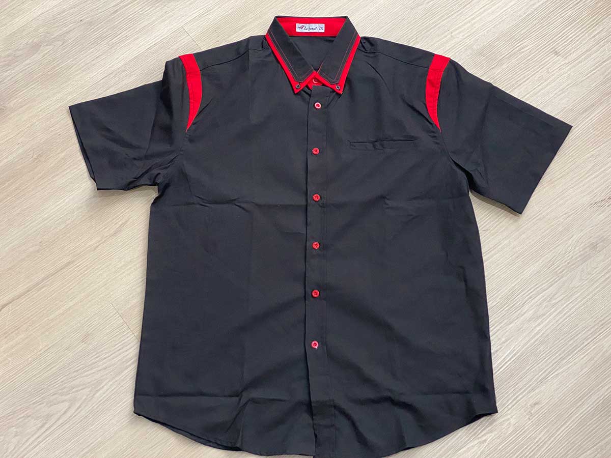 us17 01 black & red
